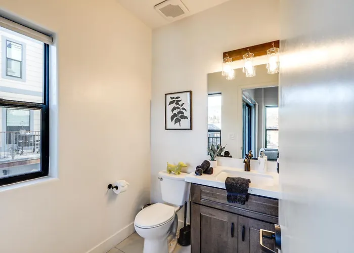 Ferienhaus Townhome Near Downtown W/ Mountain Views